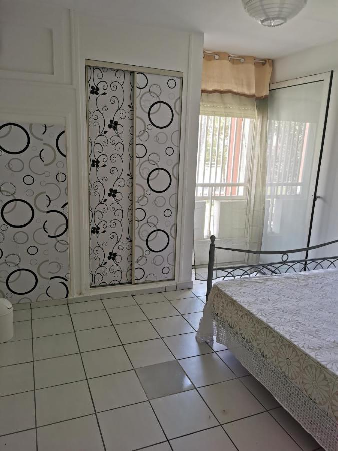 Appartement lumineux 2 chambres à 1mn de la plage Le Gosier (Grande-Terre) Exterior foto